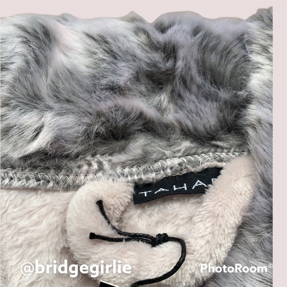 Tahari Luxury Plush Robe - Picture 7 of 7